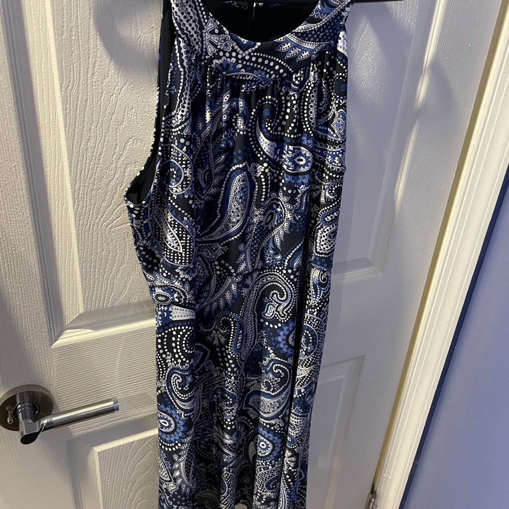 Tommy Hilfiger Sleeveless scoop neck.  Size 12 stretch material